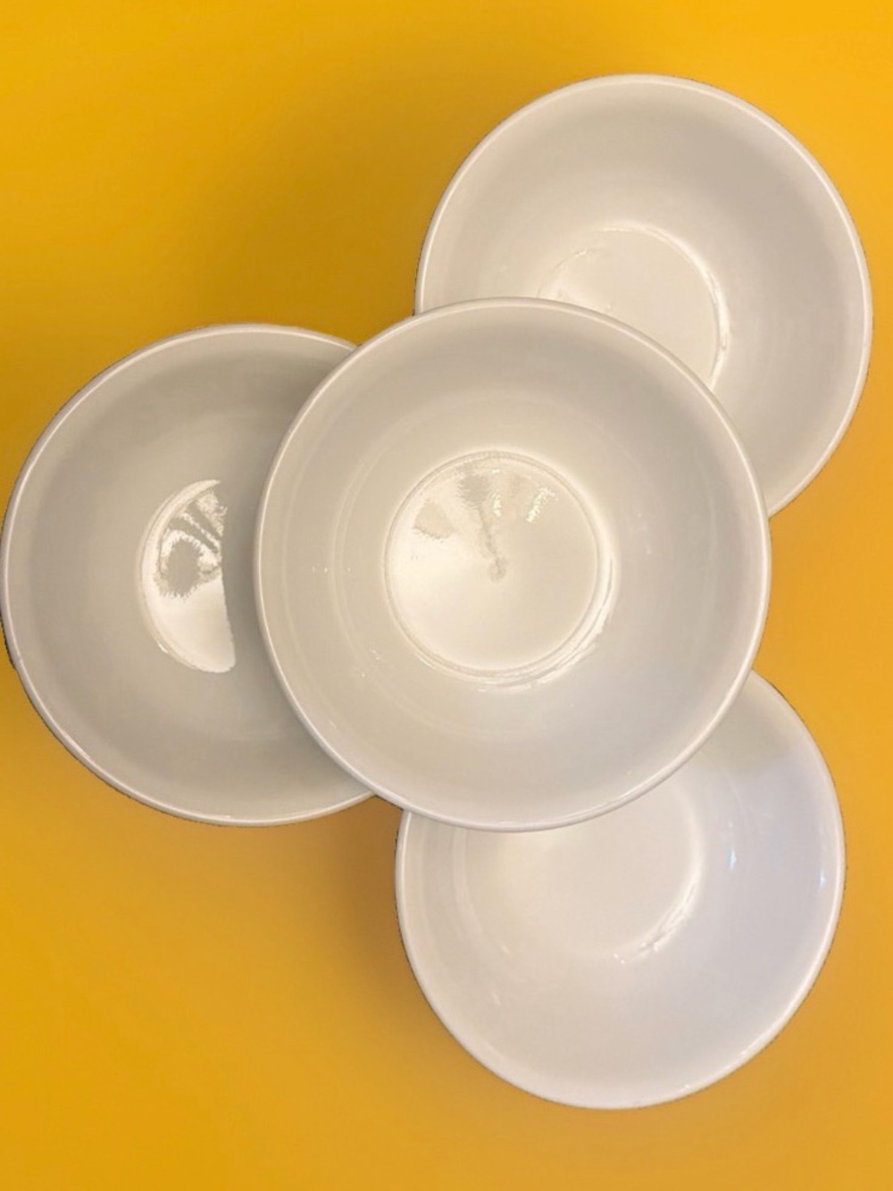 Corelle Winter Frost Berry Bowls 4 5/8" Set of 4.
EUC